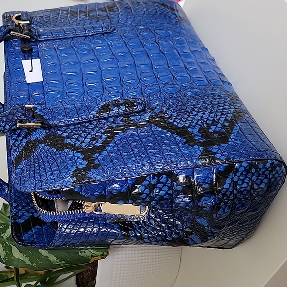 Small Finley Umhängetasche 'Homegrown Ombre Melbourne' – Kompakt, Leder, Mit Verstellbarem Gurt & Organizer-Fächern